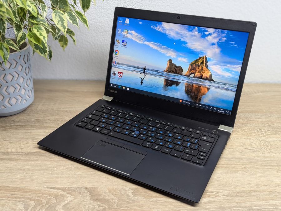 Ноутбук Б/В Toshiba Portege X30-D, Intel Core i5-7300U, DDR4 8GB, SSD 128GB, 13" Full HD Сенсор