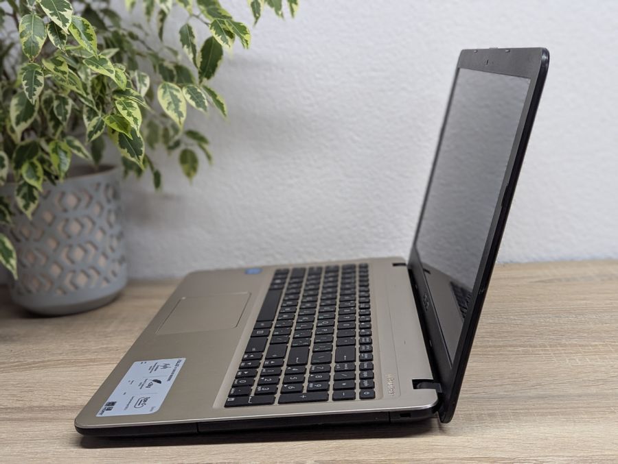Ноутбук Б/В ASUS X540S, Intel Pentium N3700, DDR3 4GB, SSD 120GB, 15.6" HD [ProductHub SKU Asus133]
