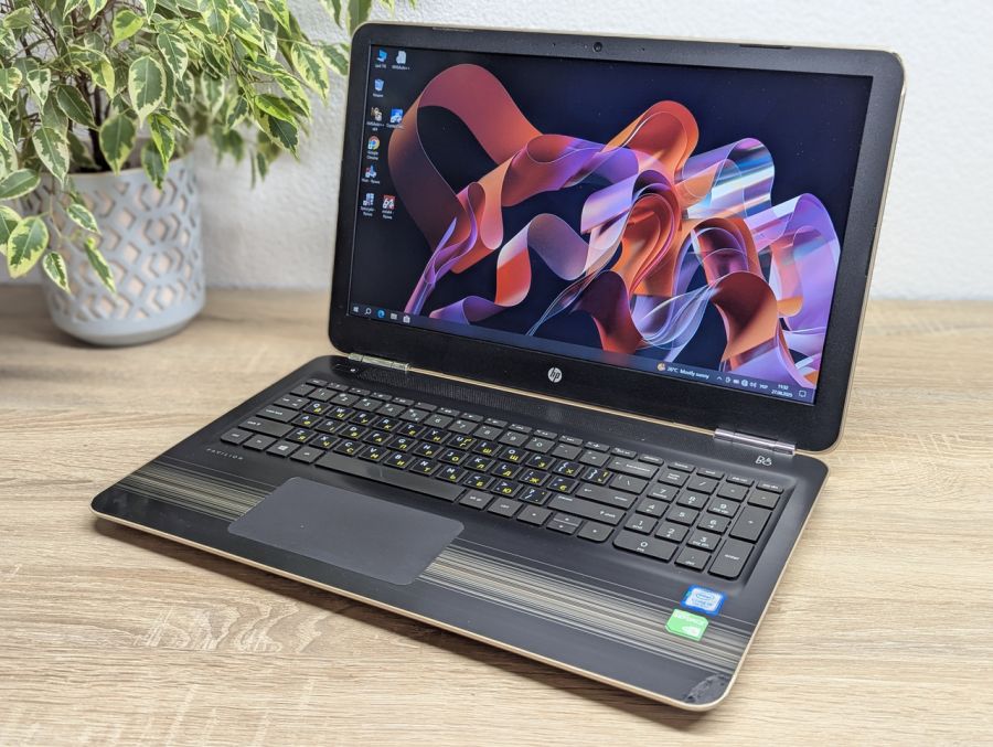 Уцінка! Ноутбук Б/В HP Pavilion 15 Notebook, Intel Core i5-7200U, DDR4 16 GB, SSD 256GB, NVIDIA GeForce 940MX 2Gb, 15.6" Full HD [ProductHub SKU HP570]