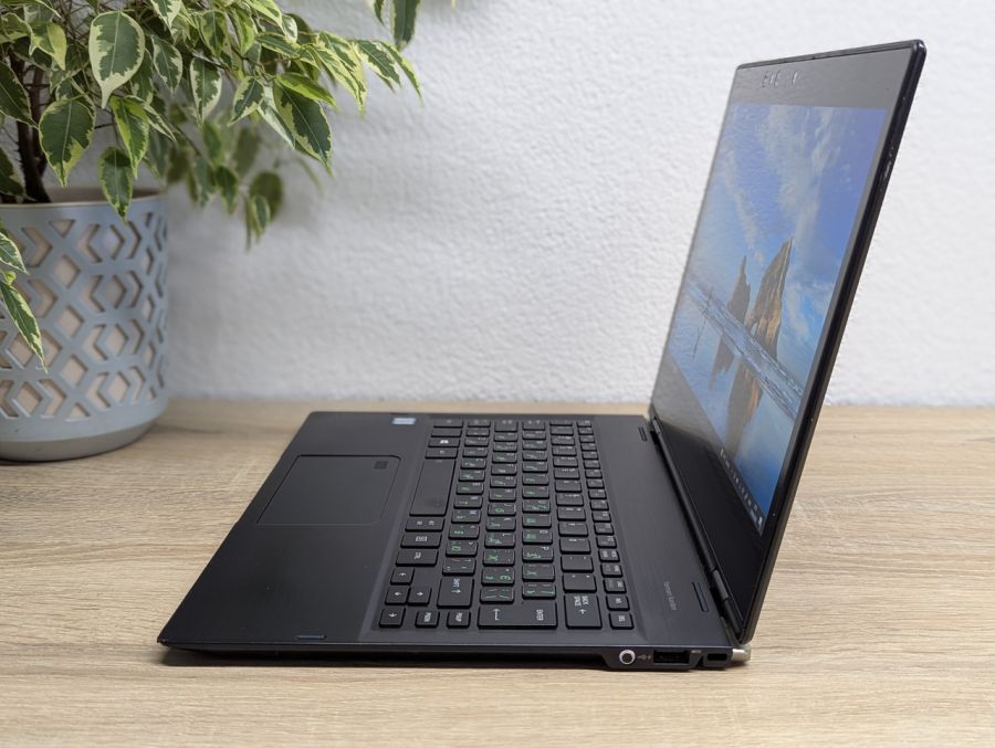 Ноутбук Б/В Toshiba Portege X20W-D, Intel Core i5-7300U, DDR3 16GB, SSD 128GB, 12.5" Full HD Сенсор [ProductHub SKU T164]