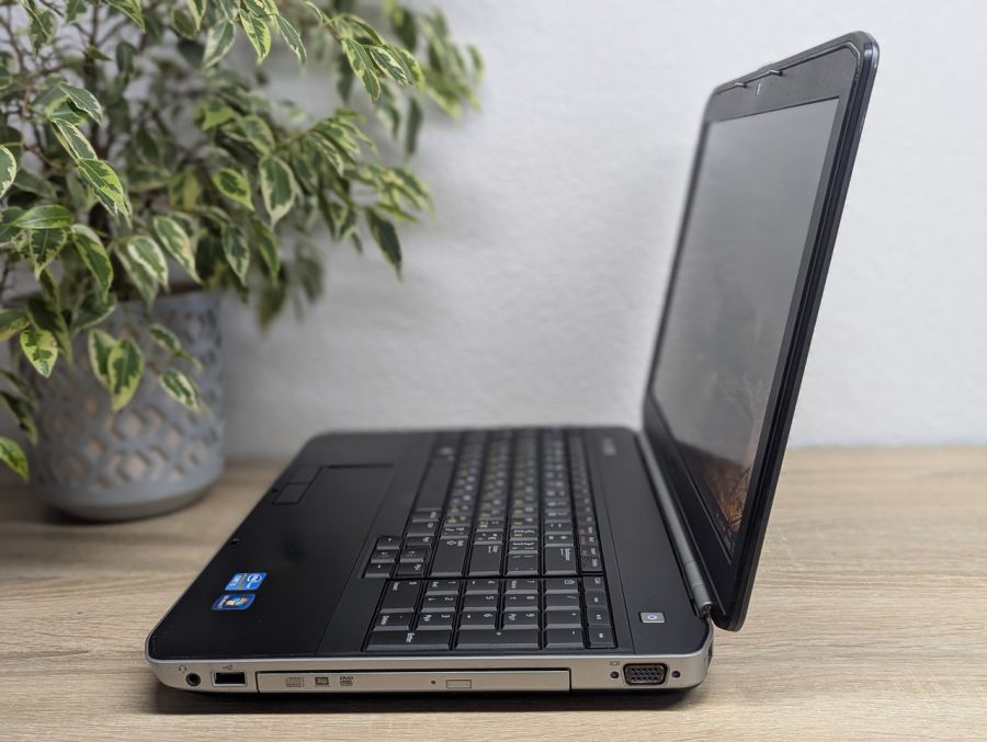 Ноутбук Б/В Dell Latitude E5520, Intel Core i5-2520M, DDR3 8GB, SSD 128GB, 15.6" Full HD