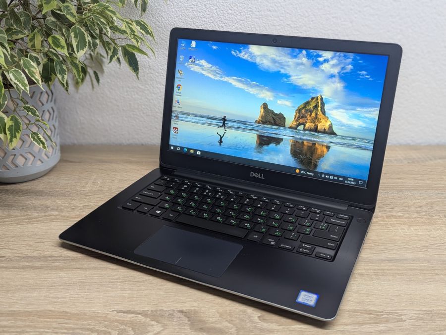 Уцінка! Ноутбук Б/В Dell Vostro 5370, Intel Core i5-8250U, DDR4 8 GB, SSD 128GB, 13" Full HD