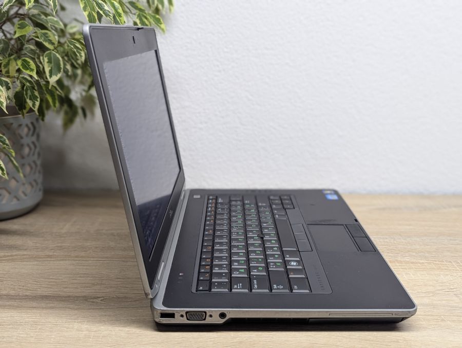 Уцінка! Ноутбук Б/В Dell Latitude E6430, Intel Core i5-3320M, DDR3 8 GB, SSD 128GB, NVIDIA NVS 5200M 1Gb, 15.6" [ProductHub SKU Dell321]