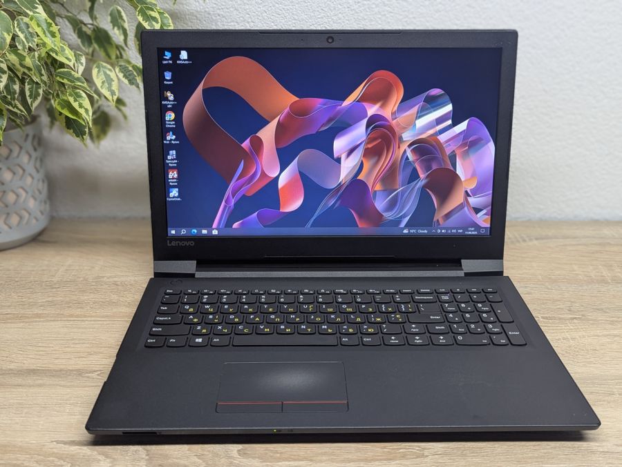 Уцінка! Ноутбук Б/В Lenovo V110, Intel Core i3-6006U, DDR4 8 GB, SSD 128GB, 15.6" Full HD [ProductHub SKU L273]