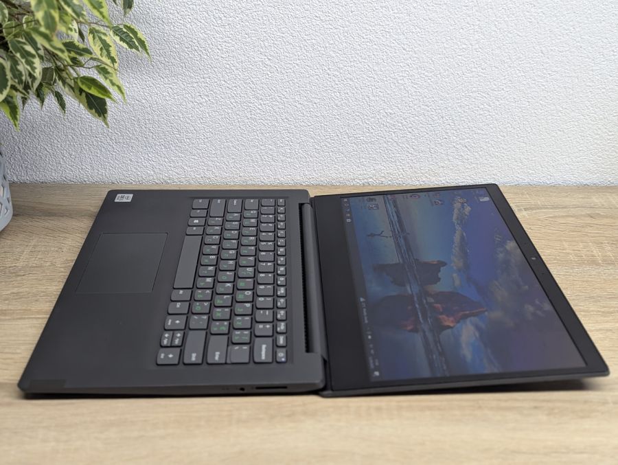 Ноутбук Б/В Lenovo V14-IIL, Intel Core i5-1035G7, DDR4 12 GB, SSD 256GB, 14" Full HD [ProductHub SKU L276]