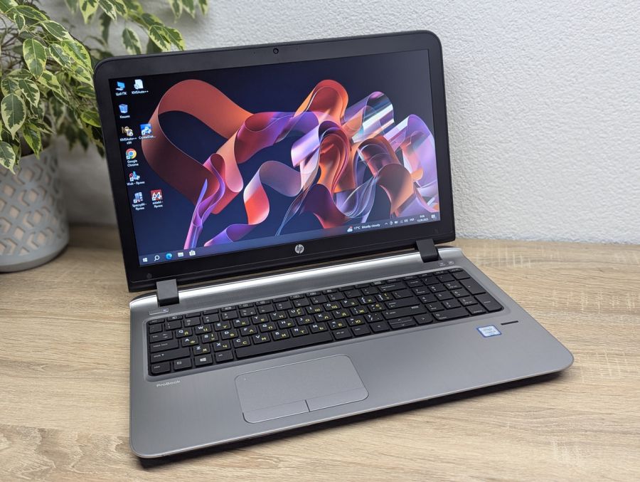 Ноутбук Б/В HP ProBook 450 G3, Intel Core i3-6100U, DDR3 12 GB, SSD 128GB, 15.6" HD [ProductHub SKU HP763]