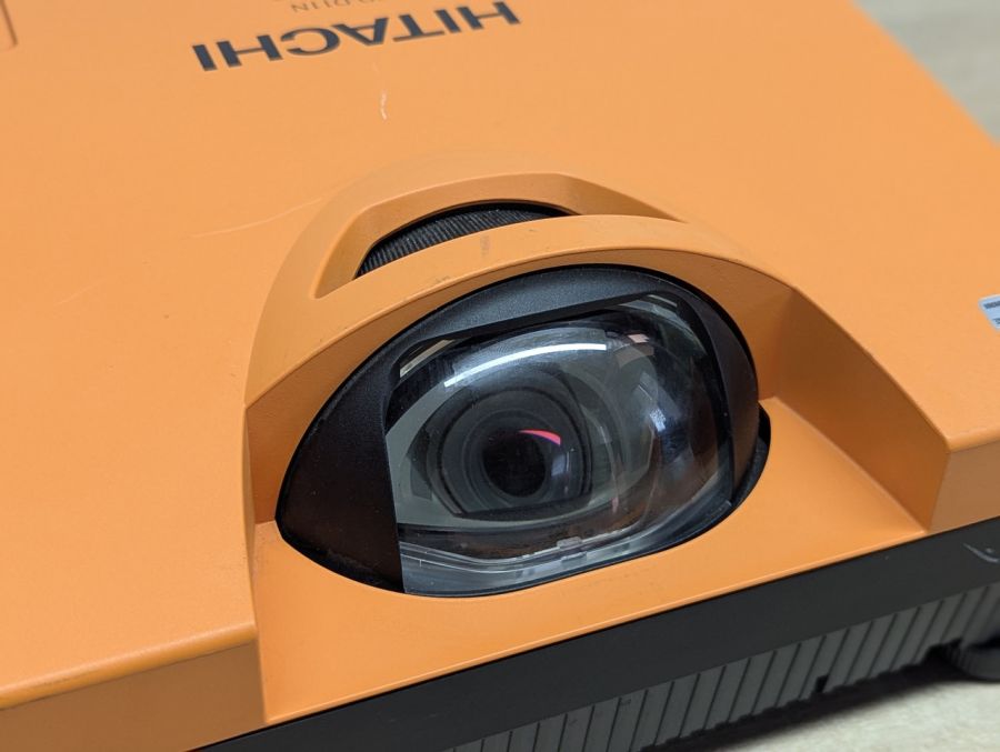 Б/В відеопроєктор Hitachi ED-D11N [ProductHub SKU ED-D11N]