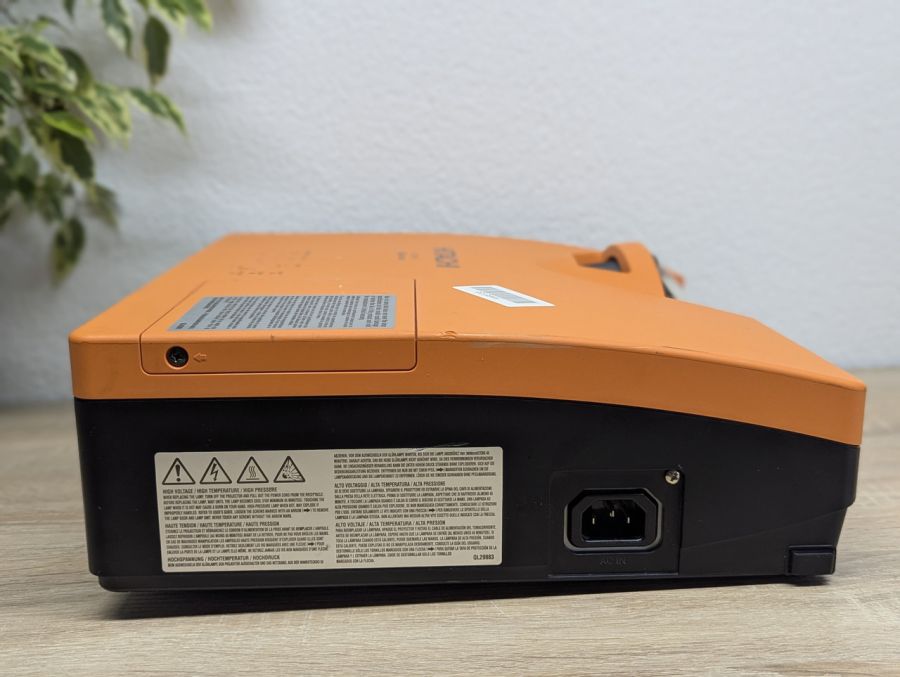 Б/В відеопроєктор Hitachi ED-D11N [ProductHub SKU ED-D11N]