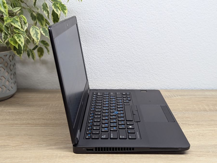 Уцінка! Ноутбук Б/В Dell Latitude E5470, Intel Core i5-6200U, DDR4 8 GB, SSD 256GB, 14" HD [ProductHub SKU Dell335]