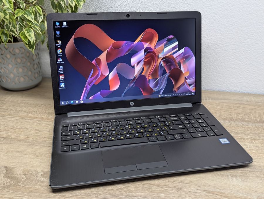 Уцінка! Ноутбук Б/В HP Laptop 15, Intel Core i5-8250U, DDR4 8 GB, SSD 128GB, 15.6" Full HD [ProductHub SKU HP583]