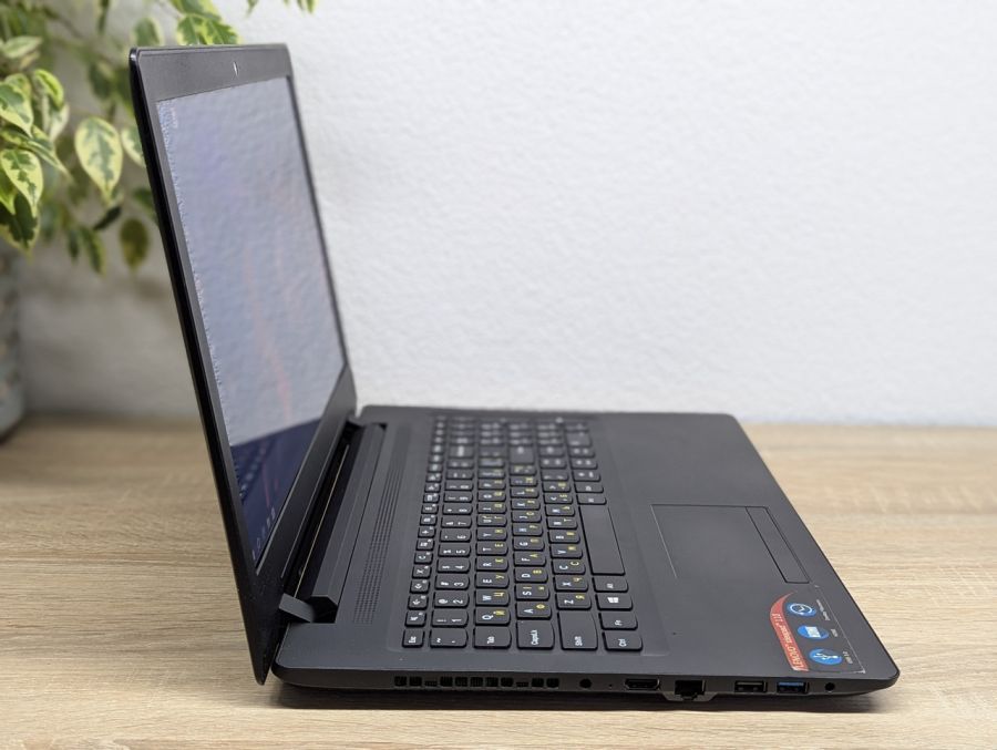 Ноутбук Б/В Lenovo IdeaPad 110, AMD A6-7310, DDR3 8GB, SSD 128GB, Microsoft Basic Display Adapter, 15.6"