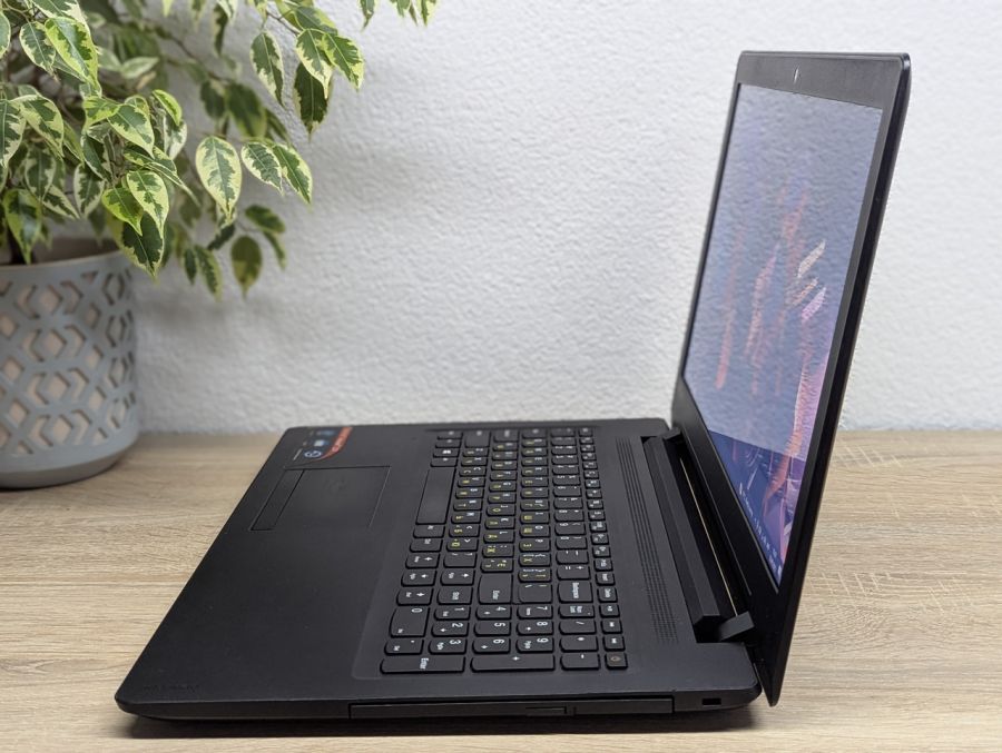 Ноутбук Б/В Lenovo IdeaPad 110, AMD A6-7310, DDR3 8GB, SSD 128GB, Microsoft Basic Display Adapter, 15.6"