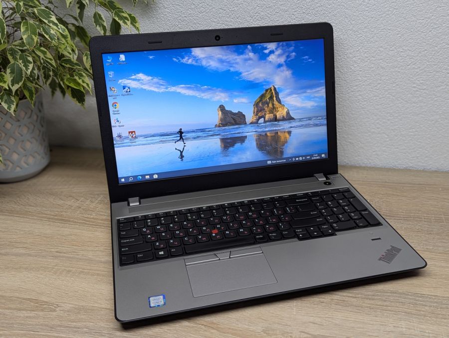 Ноутбук Б/В Lenovo ThinkPad E570, Intel Core i3-7100U, DDR4 8 GB, SSD 128GB, 15.6" HD