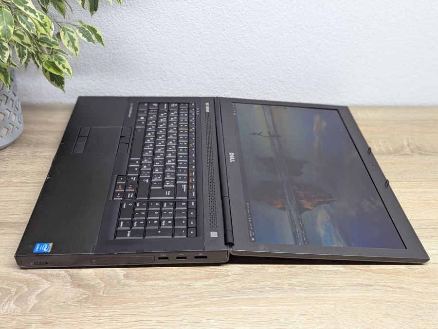 Уцінка! Ноутбук Б/В Dell Precision M6800, Intel Core i7-4810MQ, DDR3 32 GB, SSD 360GB, NVIDIA Quadro K4100 4Gb, 17" Full HD [ProductHub SKU Dell341]