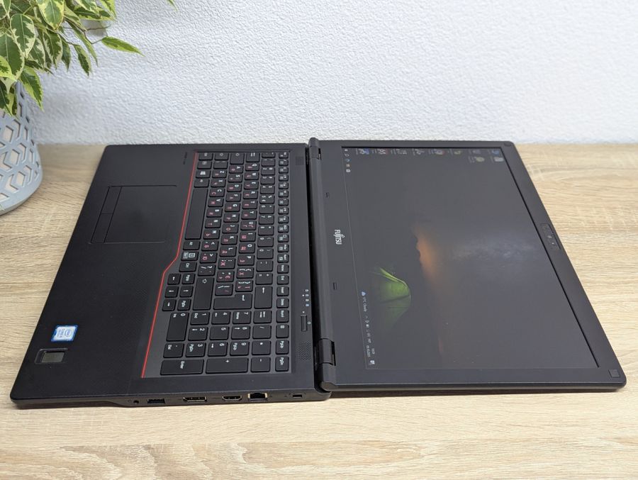 Ноутбук Б/В Fujitsu E459, Intel Core i5-8250U, DDR4 16 GB, SSD 256GB, 15.6" Full HD [ProductHub SKU F204]