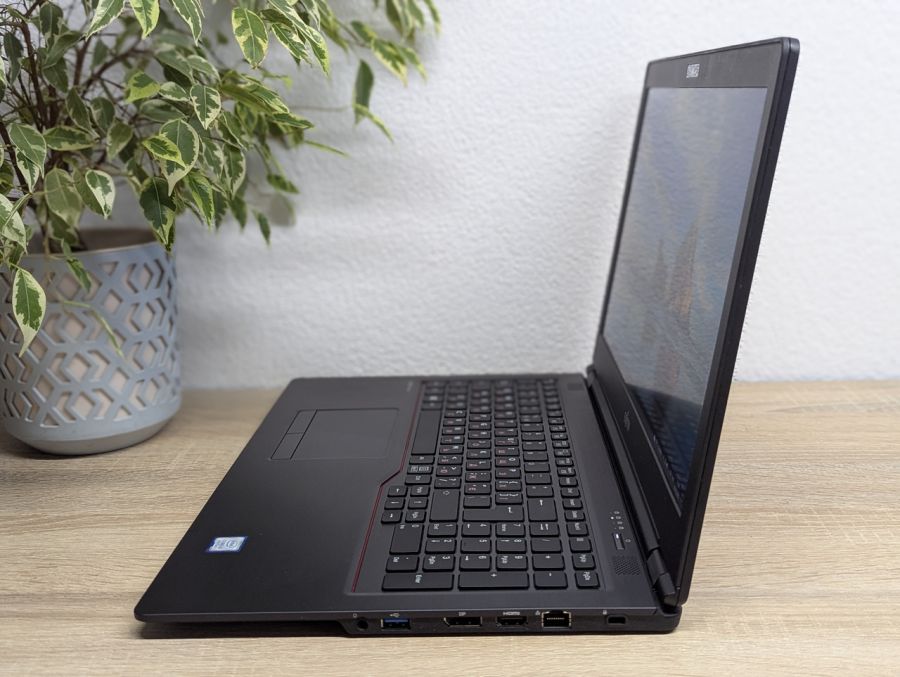 Уцінка! Ноутбук Б/В Fujitsu U759, Intel Core i5-8265U, DDR4 16 GB, SSD 256GB, 15.6" Full HD [ProductHub SKU F205]