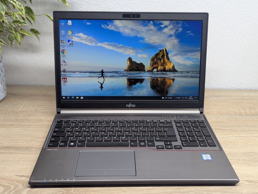 Ноутбук Б/В Fujitsu E756, Intel Core i5-6300U, DDR4 8GB, SSD 256GB, 15.6" Full HD [ProductHub SKU F212]