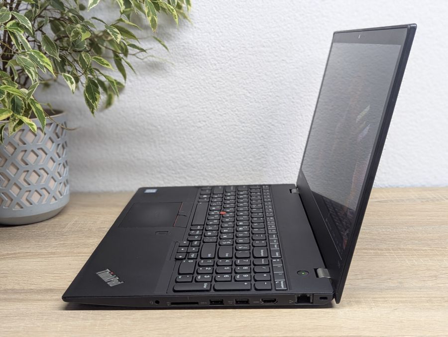 Ноутбук Б/В Lenovo ThinkPad T570, Intel Core i5-6300U, DDR4 16GB, SSD 128GB, 15.6" Full HD