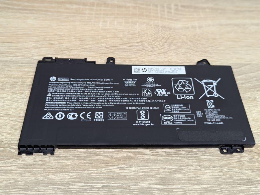 Б/В Оригінальна акумуляторна батарея HP RF03XL [ProductHub SKU RF03XL]