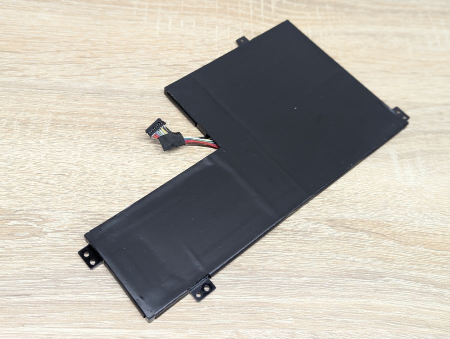 Акумуляторна батарея Lenovo L17M3PBO Б/В