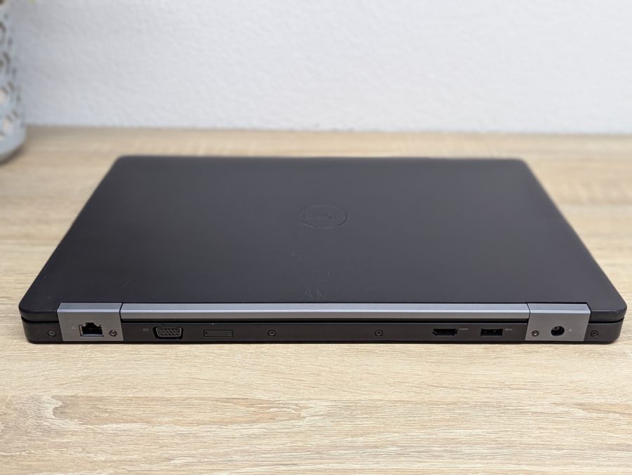 Ноутбук Б/В Dell Latitude E5570, Intel Core i7-6820HQ, DDR4 8 GB, SSD 256GB, AMD Radeon R7 M370 2Gb, 15.6" Full HD [ProductHub SKU Dell374]
