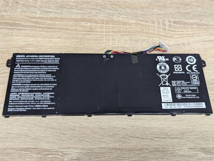 Б/В Оригінальна акумуляторна батарея Acer AC14B18J