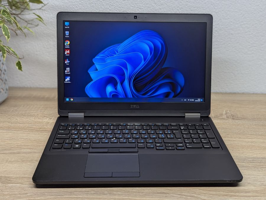Ноутбук Б/В Dell Latitude E5570, Intel Core i5-6300U, DDR4 8GB, SSD 128GB, AMD Radeon R7 M360 2GB, 15.6" Full HD