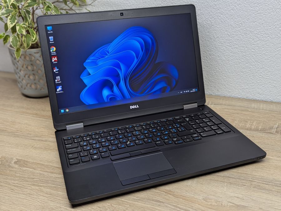 Ноутбук Б/В Dell Latitude E5570, Intel Core i5-6300U, DDR4 8GB, SSD 128GB, AMD Radeon R7 M360 2GB, 15.6" Full HD