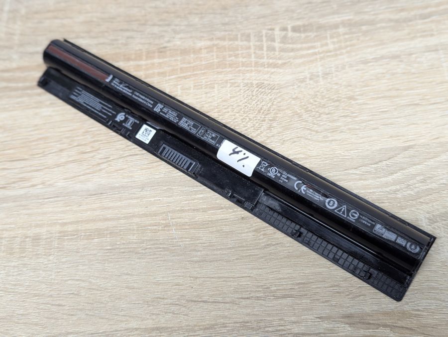 Оригінальна акумуляторна батарея Dell M5Y1K Б/В