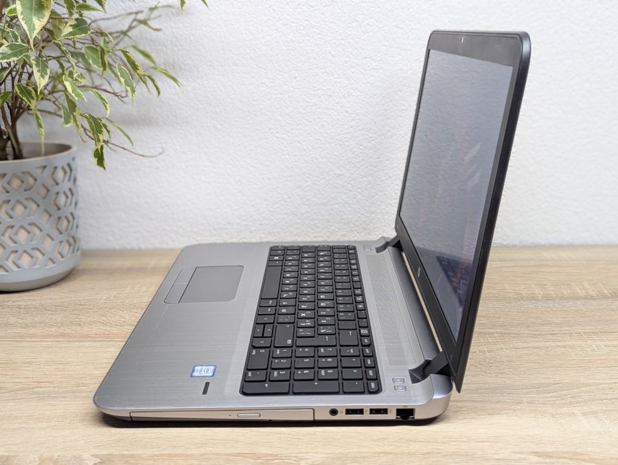 Уцінка! Ноутбук Б/В HP ProBook 450 G3, Intel Core i5-6200U, DDR3 8 GB, SSD 128GB, 15.6" Full HD [ProductHub SKU HP634]