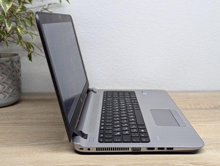 Уцінка! Ноутбук Б/В HP ProBook 450 G3, Intel Core i5-6200U, DDR3 8 GB, SSD 128GB, 15.6" Full HD [ProductHub SKU HP634]