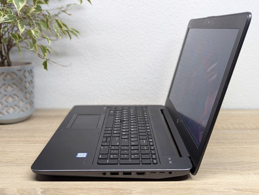 Уцінка! Ноутбук Б/В HP ZBook 15, Intel Core i7-7700HQ, DDR3 32 GB, SSD 256GB + SSD 128GB + SSD 320GB, NVIDIA Quadro M1200 4Gb, 15.6" Full HD [ProductHub SKU HP637]