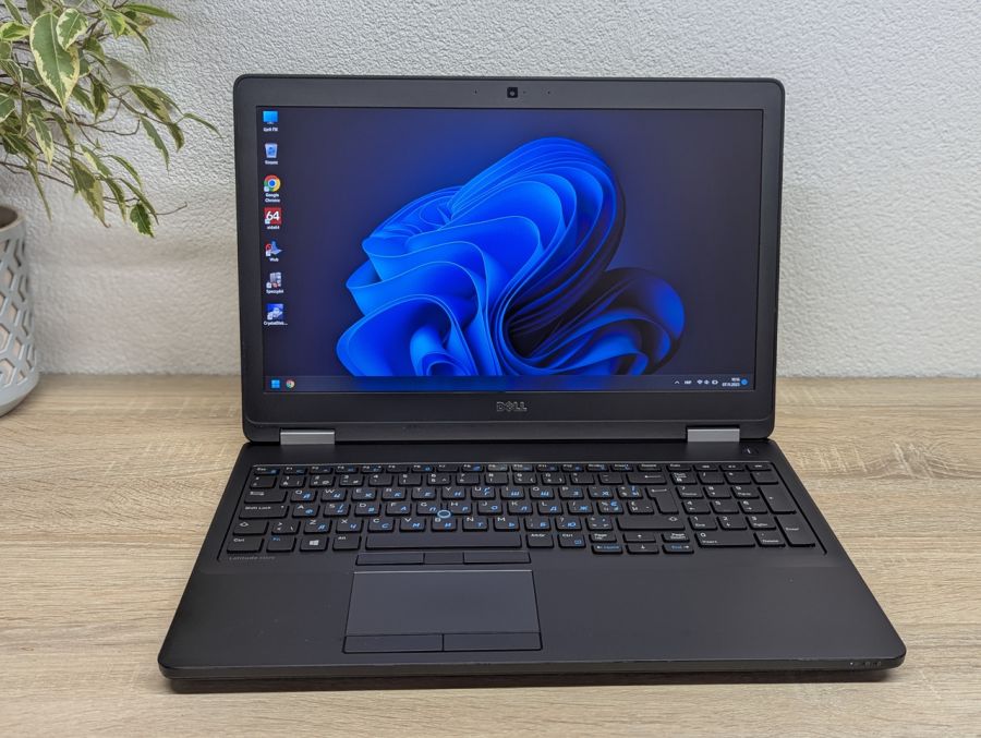 Уцінка! Ноутбук Б/В Dell Latitude E5570, Intel Core i5-6440HQ, DDR4 8 GB, SSD 128GB, AMD Radeon R7 M370 2Gb, 15.6" Full HD [ProductHub SKU Dell389]