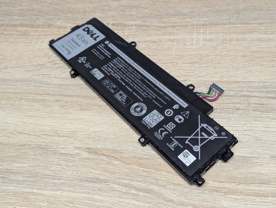 Оригінальна акумуляторна батарея Dell 5R9DD Б/В