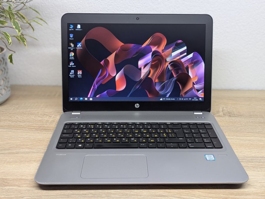 Уцінка! Ноутбук Б/В HP ProBook 450 G4, Intel Core i5-7200U, DDR4 8 GB, SSD 128GB, 15.6" HD [ProductHub SKU HP640]