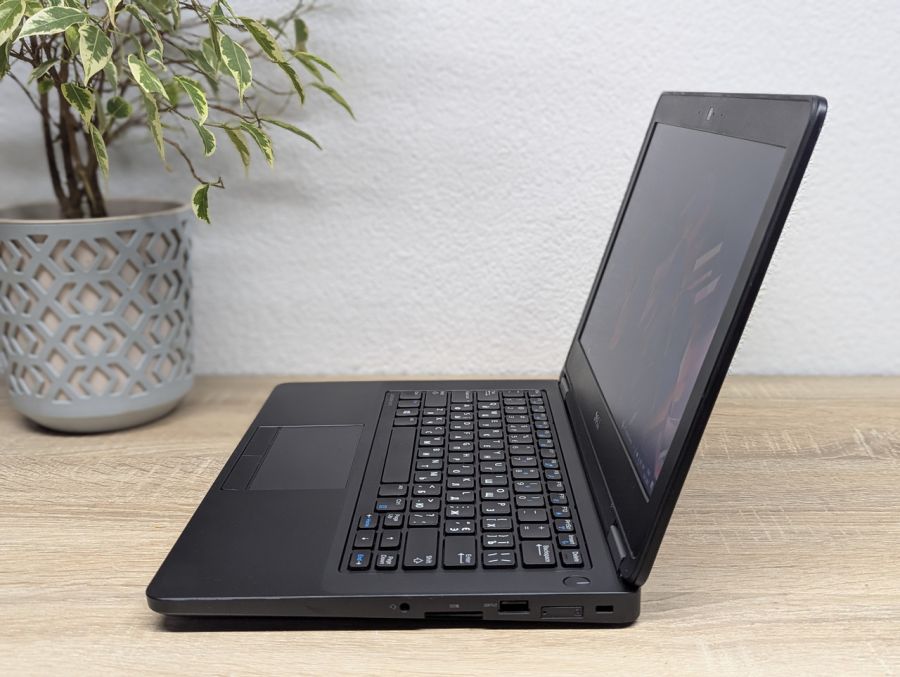 Ноутбук Б/В Dell Latitude E5270, Intel Core i5-6300U, DDR4 8GB, SSD 128GB, 12" HD [ProductHub SKU Dell393]