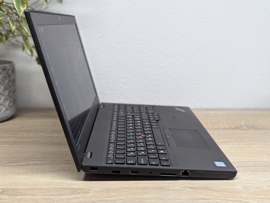 Ноутбук Б/В Lenovo ThinkPad T560, Intel Core i5-6300U, DDR3 8GB, SSD 128GB, 15.6" Full HD