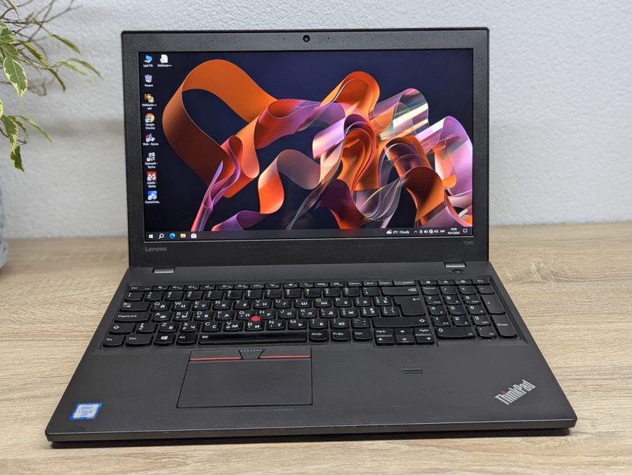 Ноутбук Б/В Lenovo ThinkPad T560, Intel Core i5-6300U, DDR3 8GB, SSD 128GB, 15.6" Full HD