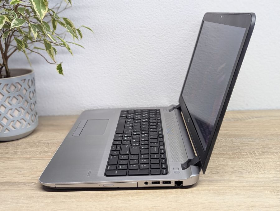 Уцінка! Ноутбук Б/В HP ProBook 450 G3, Intel Core i5-6200U, DDR3 8 GB, SSD 128GB, 15.6" Full HD [ProductHub SKU HP646]