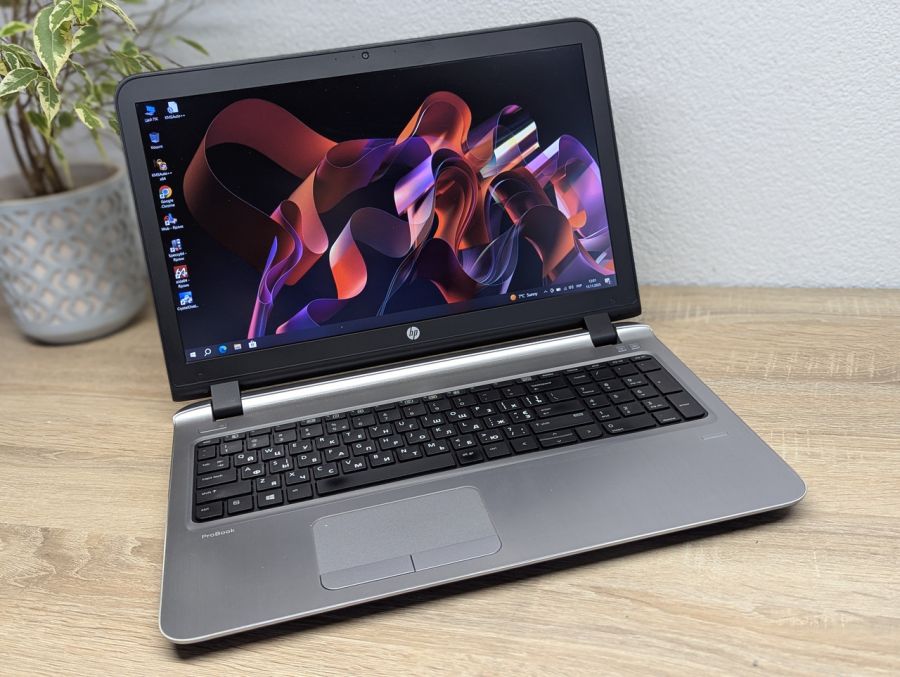 Уцінка! Ноутбук Б/В HP ProBook 450 G3, Intel Core i5-6200U, DDR3 8 GB, SSD 128GB, 15.6" Full HD [ProductHub SKU HP646]