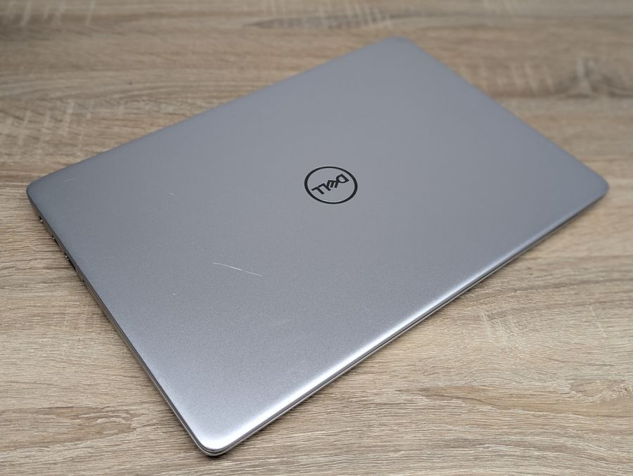 Ноутбук Б/В Dell Inspiron 5370, Intel Core i5-8250U, DDR4 16GB, SSD 256GB, 13" Full HD