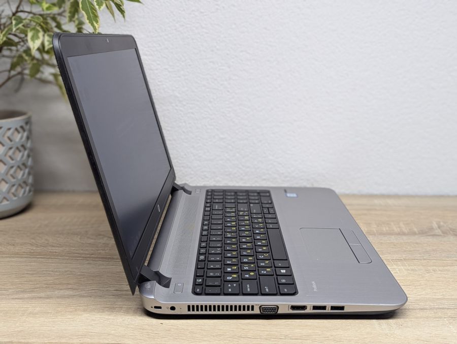 Уцінка! Ноутбук Б/В HP ProBook 450 G3, Intel Core i5-6200U, DDR3 8 GB, SSD 128GB + SSD 1TB, 15.6" HD [ProductHub SKU HP656]