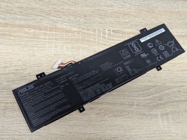 Б/В Оригінальна акумуляторна батарея Asus C31N1733 [ProductHub SKU C31N1733]
