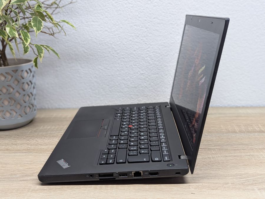 Уцінка! Ноутбук Б/В Lenovo ThinkPad T460, Intel Core i5-6300U, DDR3 8 GB, SSD 128GB, 14" Full HD [ProductHub SKU L221]
