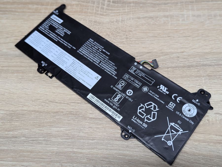 Б/В Оригінальний акумулятор Lenovo L18L3PG2