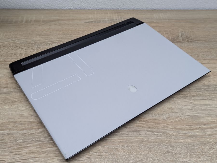 Ноутбук Б/В Alienware M17 R3, Intel Core i7-10750H, DDR3 16 GB, SSD 512GB, NVIDIA GeForce RTX 2070 8Gb, 17" Full HD [ProductHub SKU Ali-m17R3]