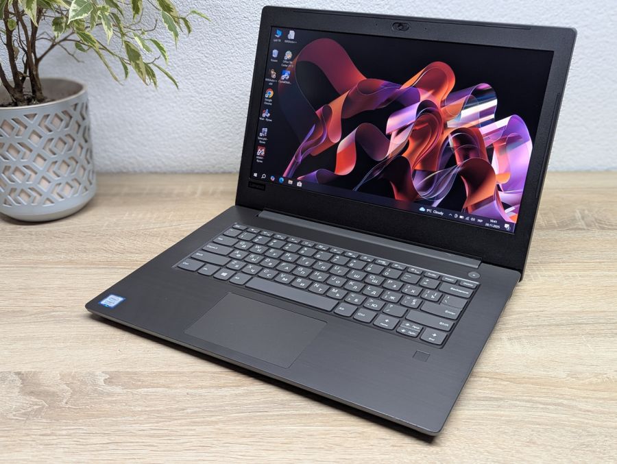 Ноутбук Б/В Lenovo V330-14IKB, Intel Core i5-8250U, DDR4 20 GB, SSD 256GB, 14" Full HD [ProductHub SKU L353]