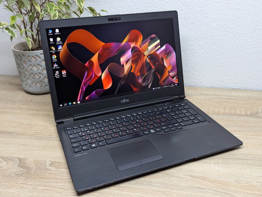 Ноутбук Б/В Fujitsu U758, Intel Core i5-8250U, DDR4 16 GB, SSD 256GB, 15.6" Full HD [ProductHub SKU F216]