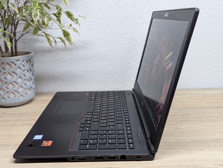 Уцінка! Ноутбук Б/В Fujitsu U757, Intel Core i5-7200U, DDR4 16 GB, SSD 256GB, 15.6" Full HD [ProductHub SKU F217]