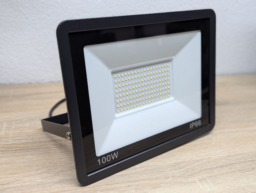 Новий Світлодіодний прожектор Blivrig 100 Вт IP66 [ProductHub SKU Blivrig]